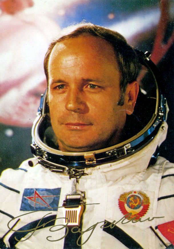 Поздравления  дважды Герою Советского Союза, лётчику-космонавту Горбатко Виктору Васильевичу.