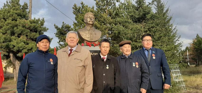 Республика Якутия. В Вилюйске открыли памятник И.В. Сталину