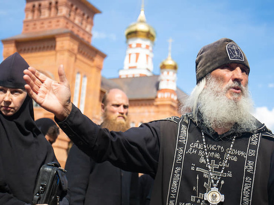 «Старик здесь!»: странная жизнь Среднеуральского монастыря после ареста Сергия