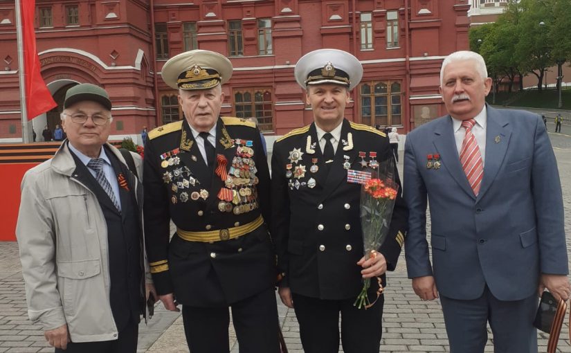 8  мая 2023 года представители Ветеранских организаций России возложили цветы к Вечному огню у могилы Неизвестного солдата в Александровском саду